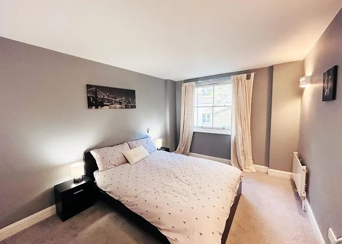 Amazing Flat Near South Kensington - 2 To 3 Bedrooms